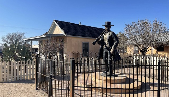 The Wyatt Earp House - 1 block from OK Corral