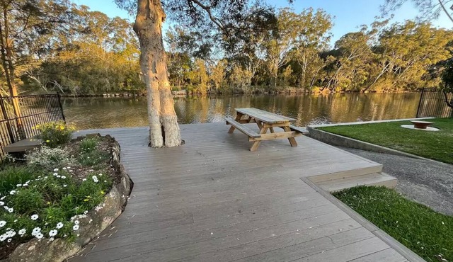 The Wyong River House-Pool/Fishing/Kayak/Fireplace