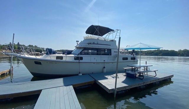 The Yacht @ The Cottages on Petite Lake