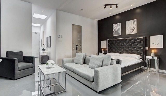 THE YANG | One-Bedroom Loft w.Terrace