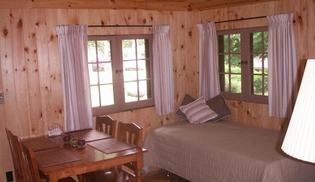 The Yardley Kash Cottage Getaway - Haliburton