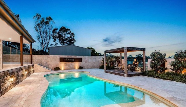 The Yardview Modern Escape