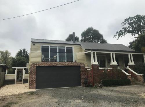 The Yarra Valley Couple Escape