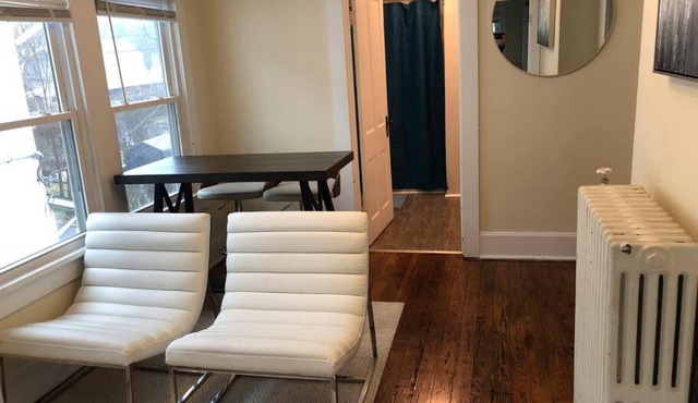 The Yellow Door 3-bedroom downtown near VT&RU
