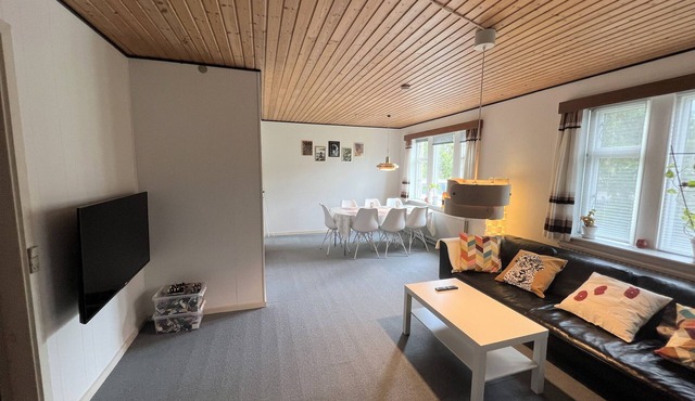 The Yellow House, 3BR