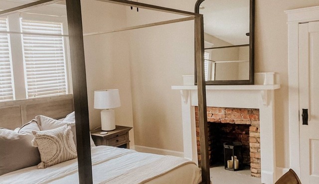 The Yellow House - Hidden Gem in heart of Portland