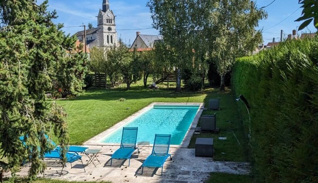 The Yews in Sologne with pool: Château & Beauval