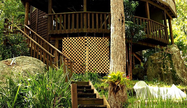 THE YURT - A round treehouse on the river - boat access only - just magic!