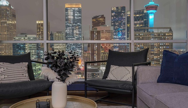 the YYC Lookout Tower & City Vibes 2BR w Parking