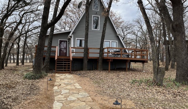 The Zane Gray Cabin private retreat with Starlink & EV Charging by Lake Texoma