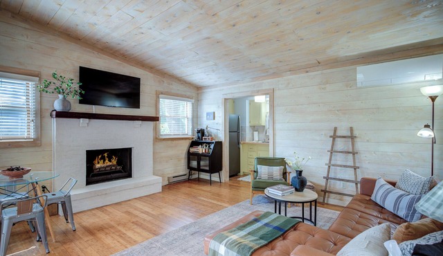 The Zen Den a peaceful cottage with mountain views in gorgeous Banner Elk
