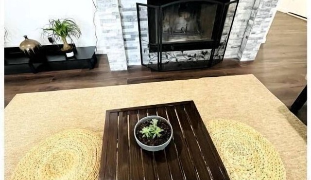 THE ZEN LUXE LOUNGE