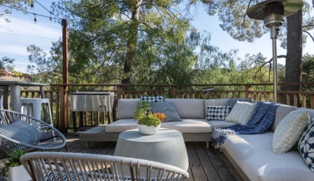 THE Zen Treehouse Retreat- Great Views and Peaceful Decks!n