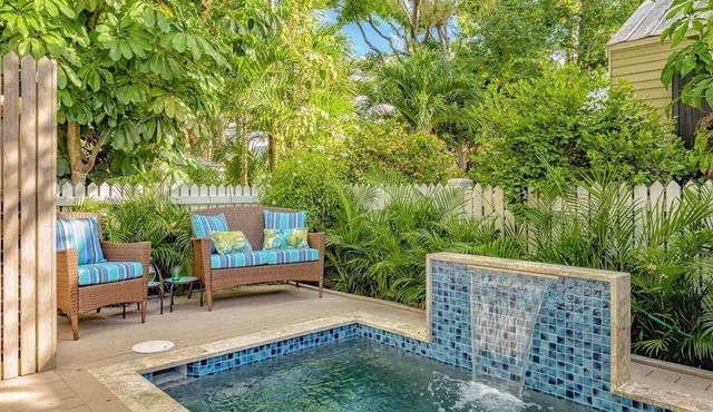 *THE ZESTY LIME @ OLD TOWN* Beautifully Restored Home + LAST KEY SERVICES…