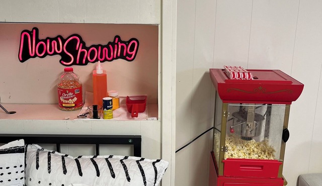 Theater Vibes with 7 Comfy beds!