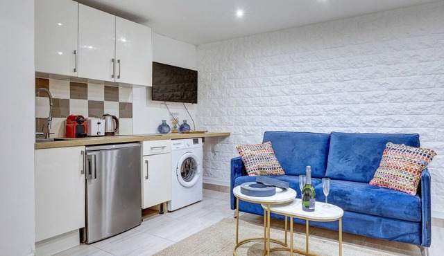 TheBlueStay 129 - Superb Apartment - République