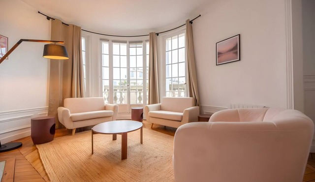 TheBlueStay 325 - Superb Aot Eiffel Tower view