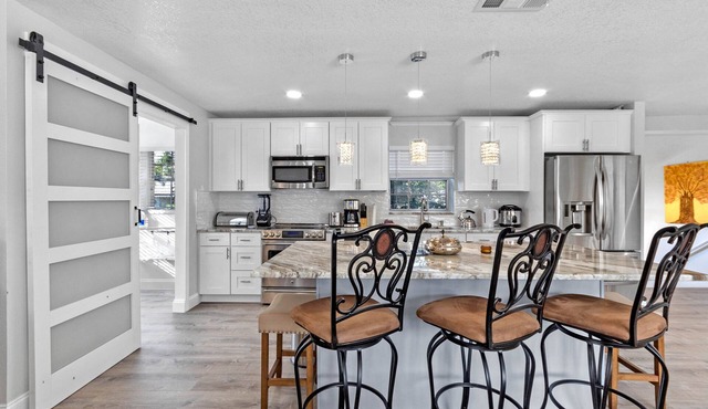 Theme Park Retreat, 4BR near Universal Studios