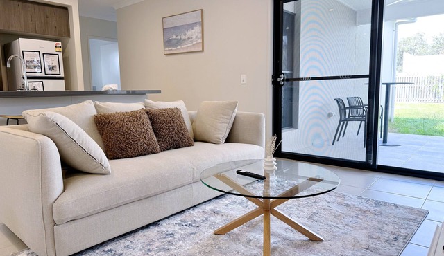 Theme Park Retreat Coomera 5 Beds Villa