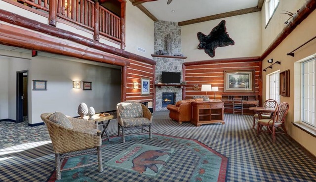 Theme Suite w/Whirlpool & Fireplace! Stoney Creek Des Moines | 2 Units