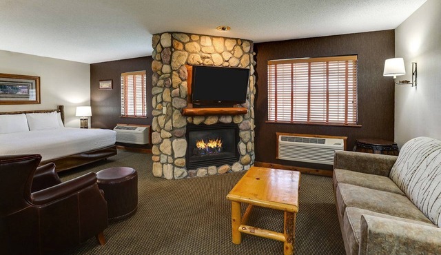 Theme Suite with Kitchenette & Dry Bar! Stoney Creek Peoria