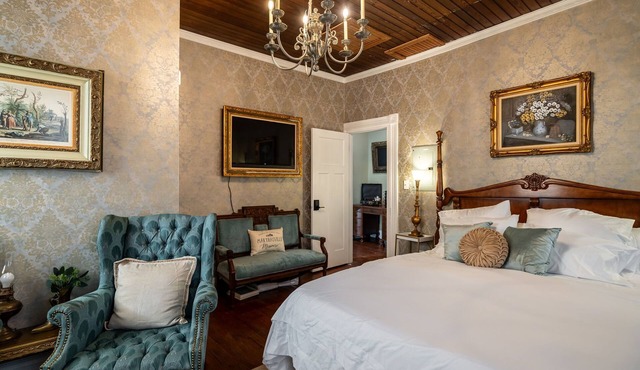 TheOutPostInn Bed&Breakfast - The Blue Victorian