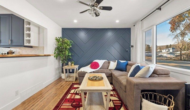 TheOwl PetFriendly PacknPlay HighChair AC