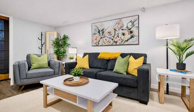 TheOwlet PetFriendly BigOffice QueenBD AC