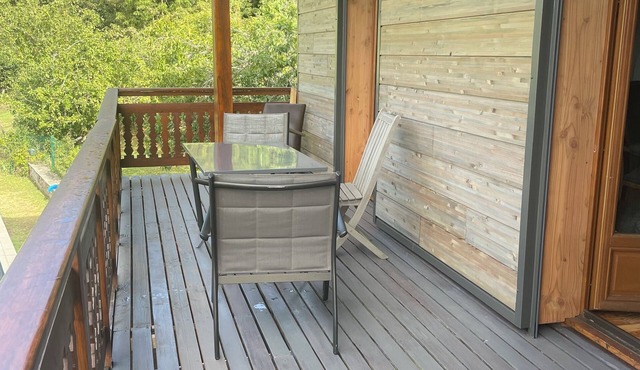 Thermally insulated chalet, swimming pool, unobstructed mountain views.