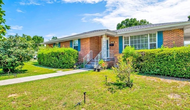 These units are in the highly sought after Pensacola Heights neighborhood.