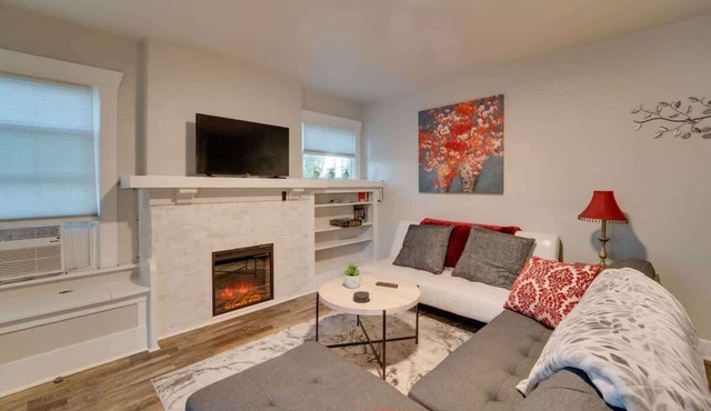 TheSuiteOne @ The Garland Suites