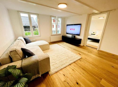 -TheUrbanist- Central 2 BD Free Parking Fast WiFi