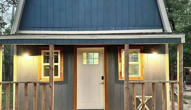 TheWestStay 2.0 Cozy cabin with WiFi and AC in Zavallan4 miles to the boat ramp