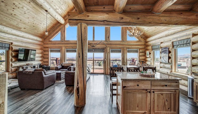 Thick Spike Lodge - Huge space for the whole group!