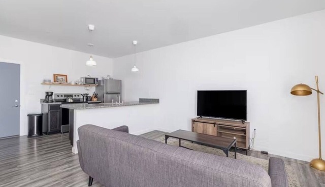 Third floor apartment in Downtown Clarksvill