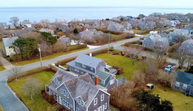 "Third Wish"- Newly rennovated home in Sconset