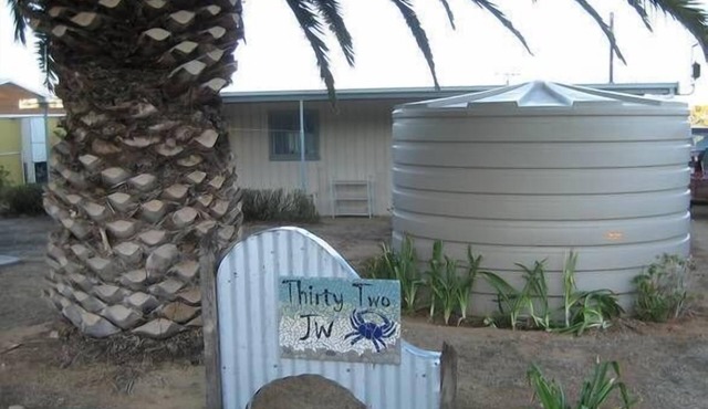 Thirty Two JW - Beachfront