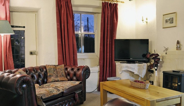 This 18th-century cottage is on the edge of the Peak District.