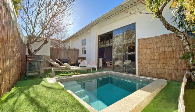 This 4 + 1 bedroom and 3 bathroom dream house