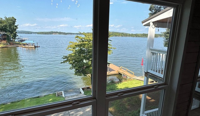 This 4 bedroom, 4 bath home sits on a peaceful cove on Logan Martin Laken nn