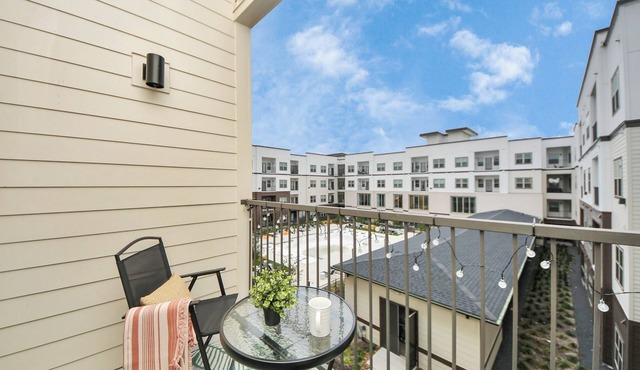 This apartment is a 0 bedroom(s), 1 bathrooms, located in Houston, TX.