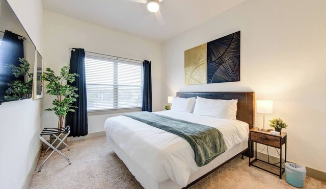 This apartment is a 1 bedroom(s), 1 bathrooms, located in Houston, TX.