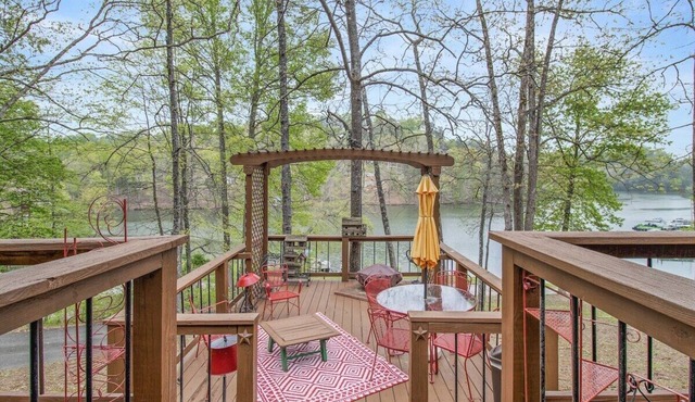 This apartment is a 1 bedroom(s), 1 bathrooms, located in London, KY.