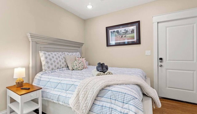This apartment is a 1 bedroom(s), 1 bathrooms, located in Lexington, KY.