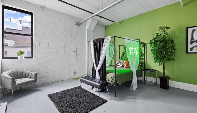 This apartment is a 2 bedroom(s), 1 bathrooms, located in St. Louis, MO.