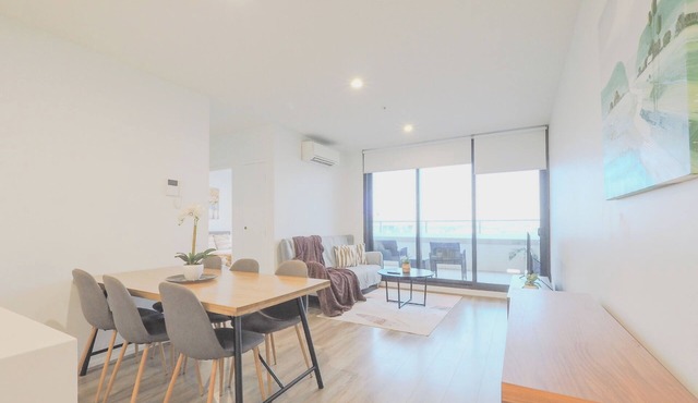 This apartment is a 3 bedroom(s), 2 bathrooms, located in Footscray, VIC.