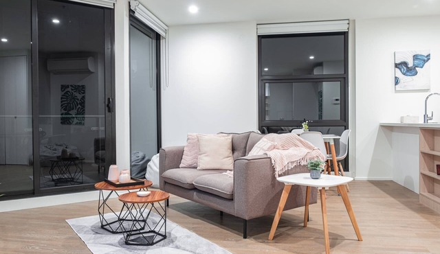 This apartment is a 1 bedroom(s), 1 bathrooms, located in Maribyrnong, VIC.