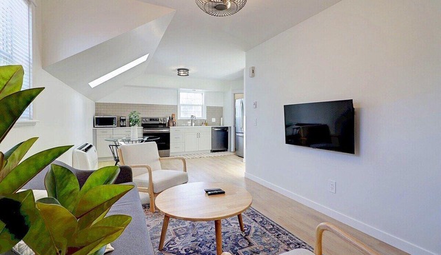 This apartment is a 2 bedroom(s), 1 bathrooms, located in Fredericton, NB.