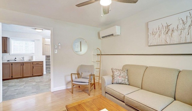 This apartment is a 1 bedroom(s), 1 bathrooms, located in Fredericton, NB.