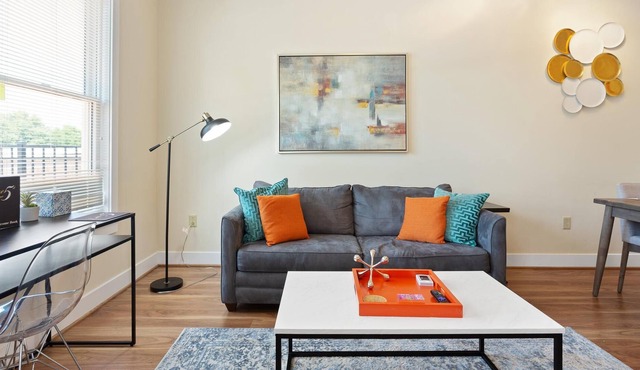 This apartment is a 1 bedroom(s), 1 bathrooms, located in Alexandria, VA.